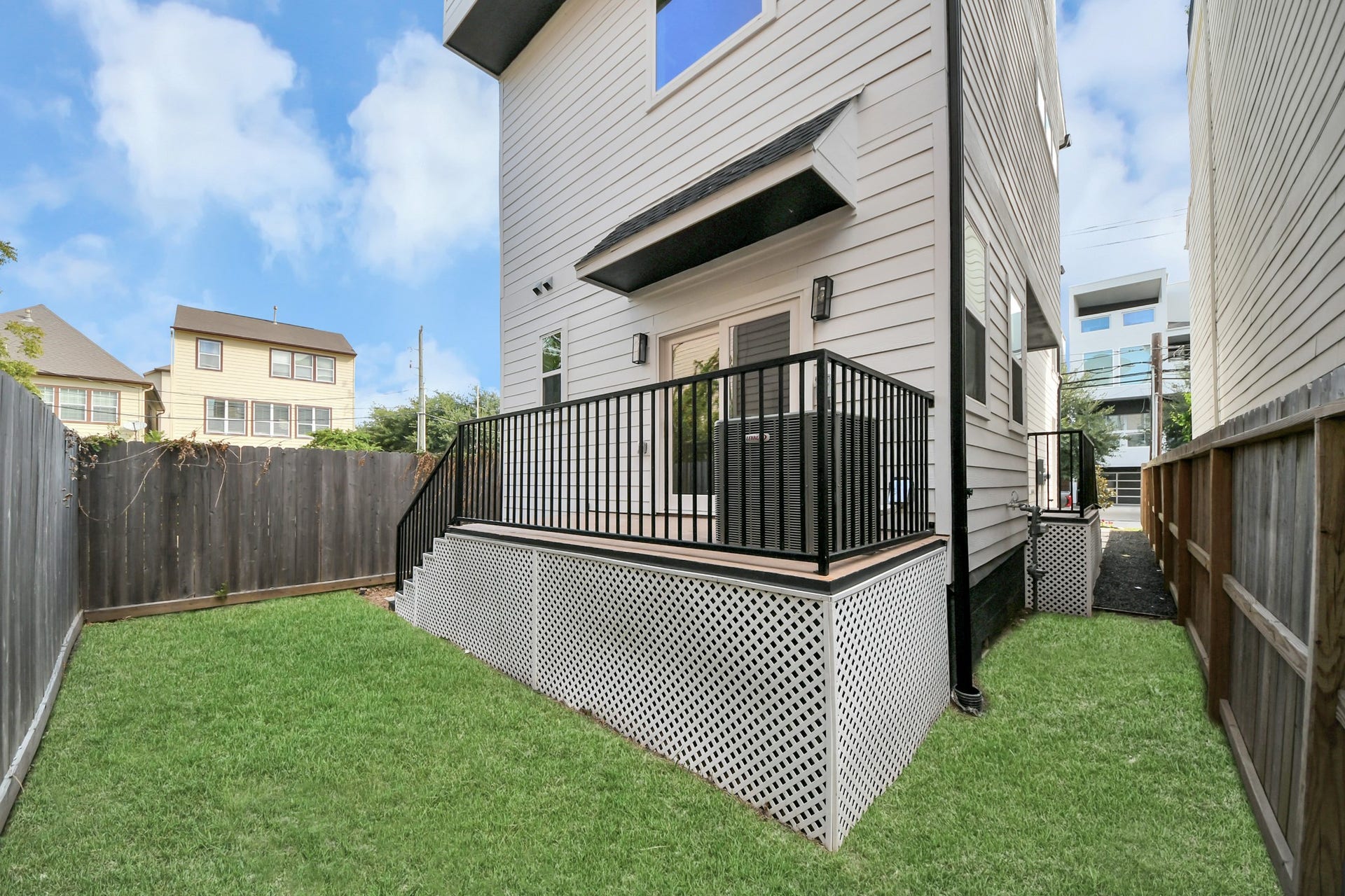 2611 Sherwin Street, Houston, TX 77007 2611 Sherwin Street, Houston, TX 77007