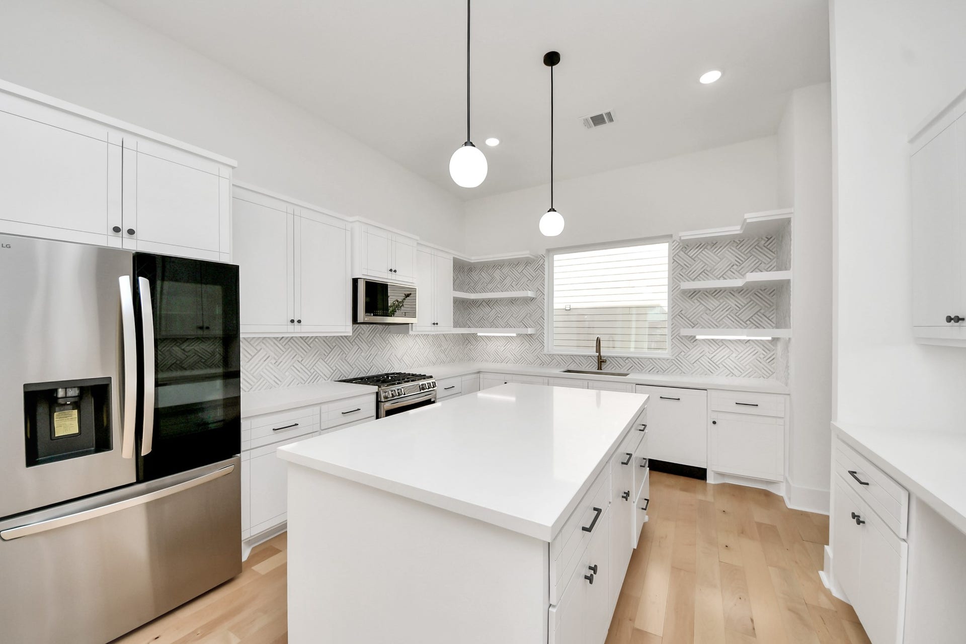 2611 Sherwin Street, Houston, TX 77007 2611 Sherwin Street, Houston, TX 77007