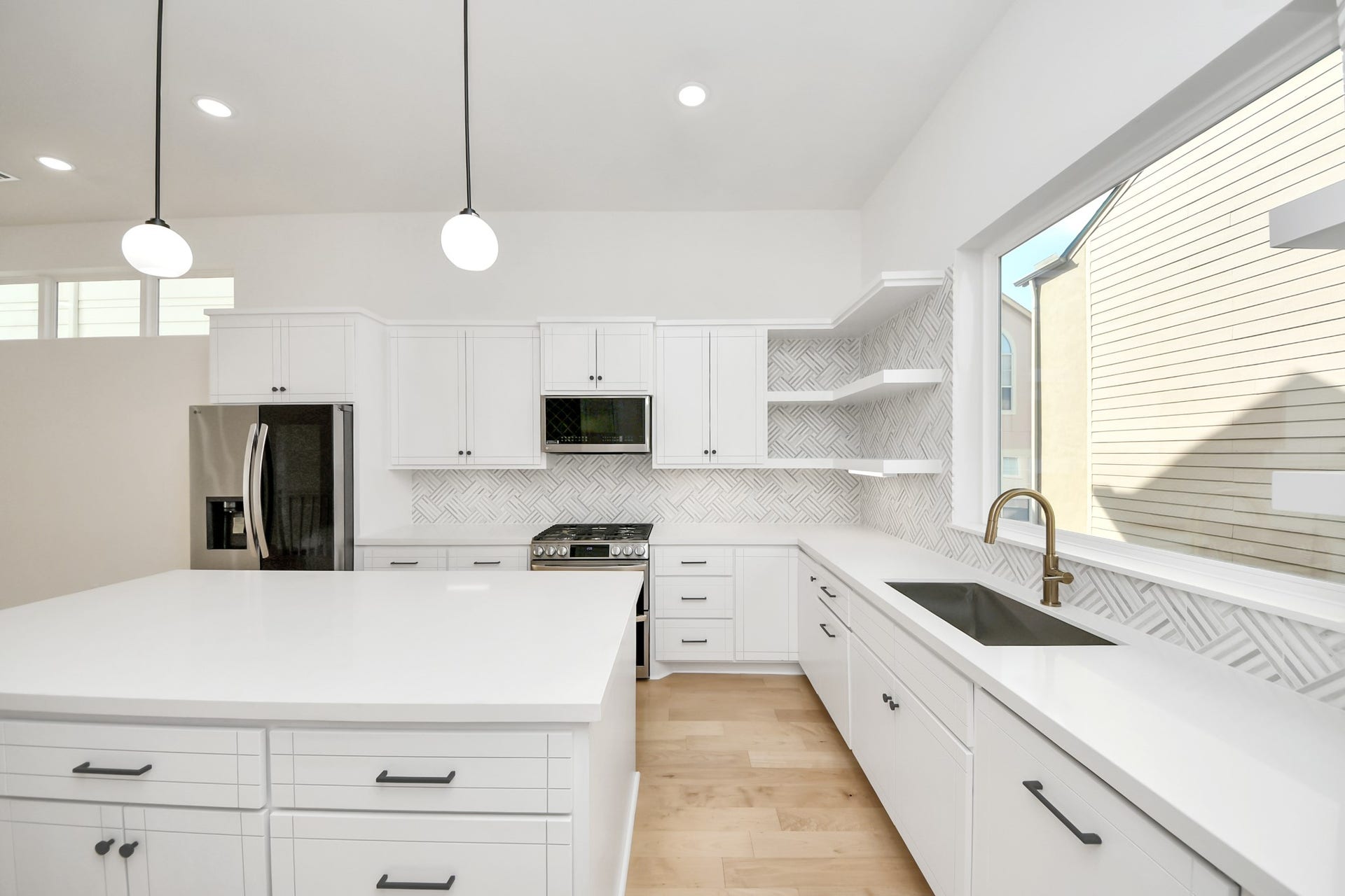 2611 Sherwin Street, Houston, TX 77007 2611 Sherwin Street, Houston, TX 77007