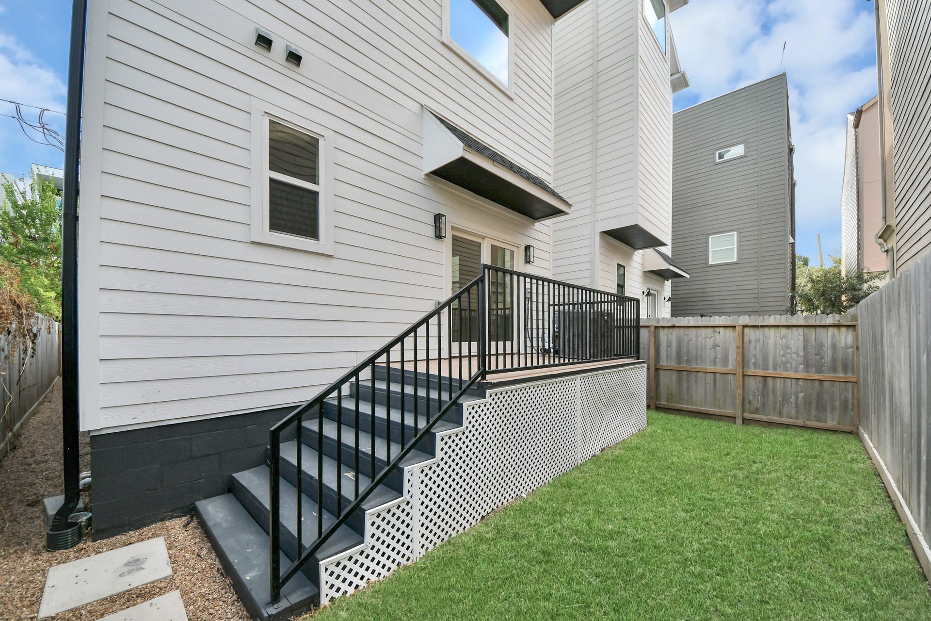2611 Sherwin Street, Houston, TX 77007 2611 Sherwin Street, Houston, TX 77007