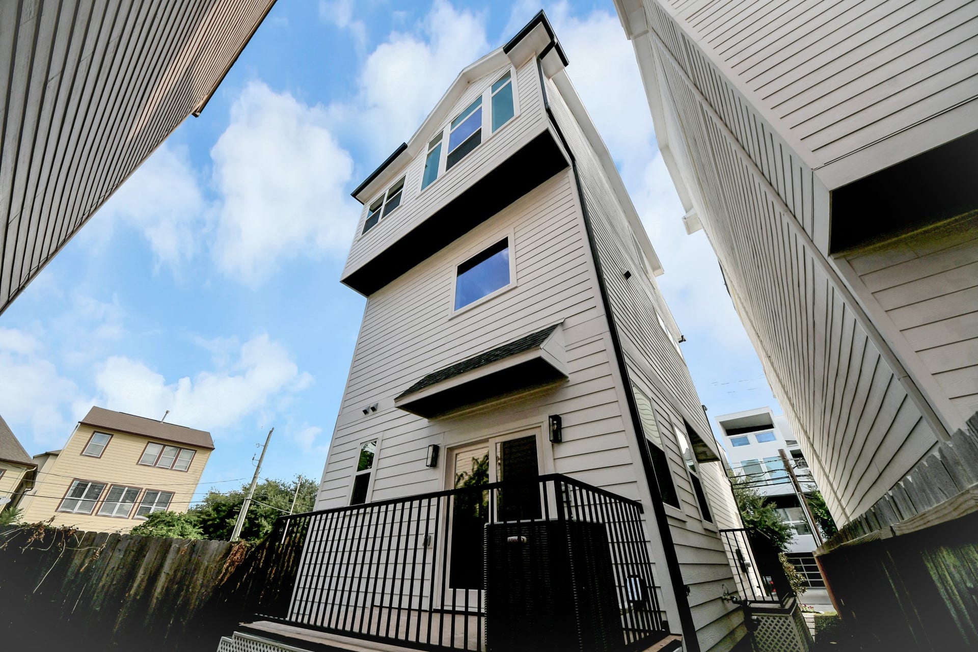 2611 Sherwin Street, Houston, TX 77007 2611 Sherwin Street, Houston, TX 77007
