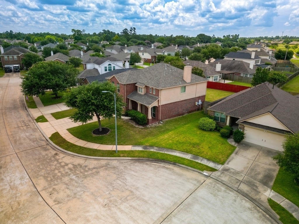 8711 Sandusky Court, Tomball, TX 77375 8711 Sandusky Court, Tomball, TX 77375
