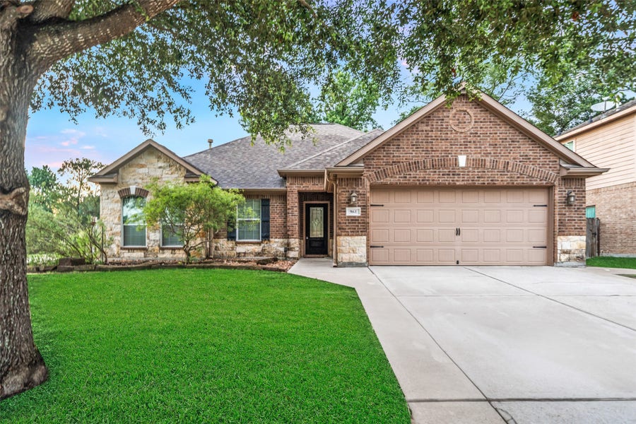 Property photo for 961 Wannan Lane, Conroe, TX