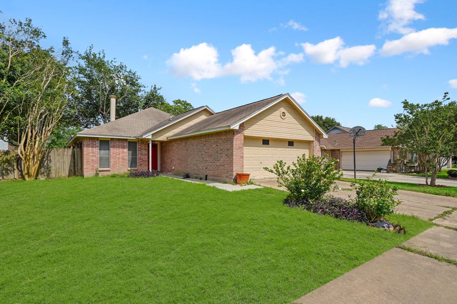 Property photo for 8614 Windell Lane, Houston, TX