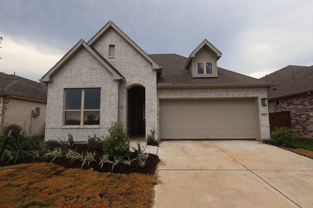 Welcome to The Flora by David Weekley Homes. **HOME ESTIMATED TO BE COMPLETE OCTOBER 2026**