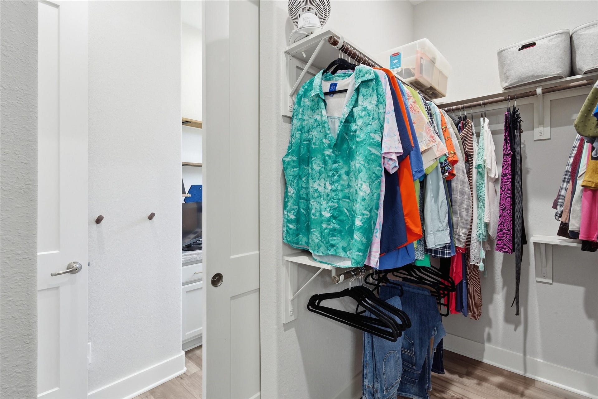 6115 San Leon Drive, Dickinson, TX 77539 Primary walk in closet with easy access to the study/office, hallway and laundry room