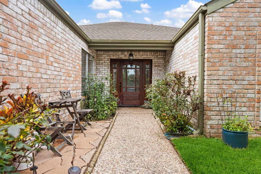 Property photo for 7822 Rollingbrook Drive, Houston, TX