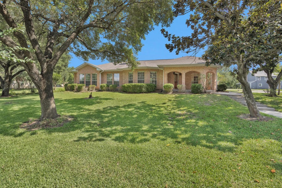 Property photo for 12180 Lakeview Manor Drive, Willis, TX