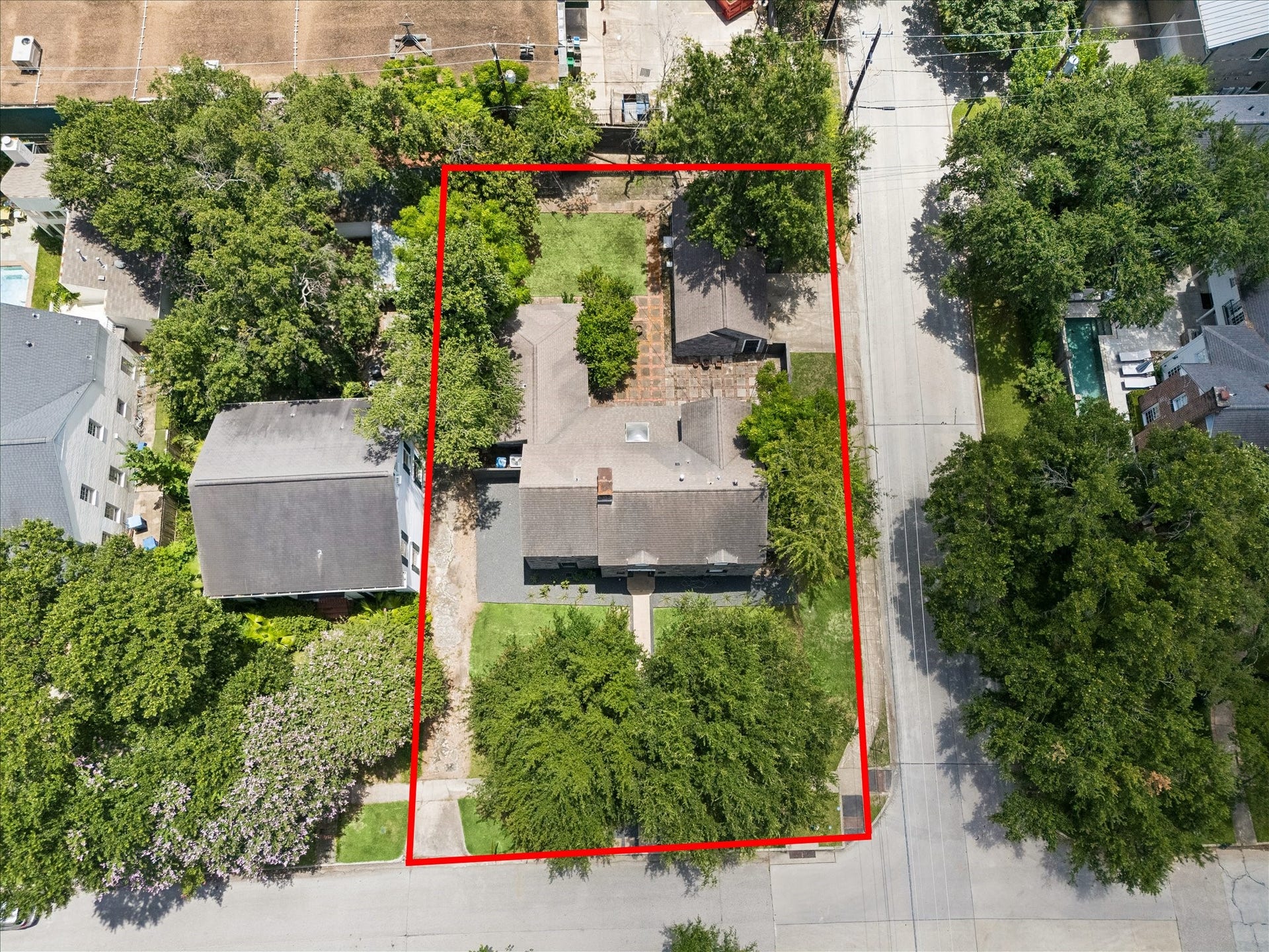 3071 Locke Lane, Houston, TX 77019 Aerial view with property boundaries illustrating the full homesite and redevelopment potential.