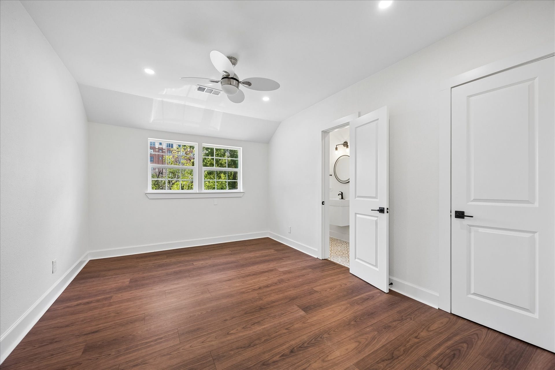3071 Locke Lane, Houston, TX 77019 Versatile room adaptable to a variety of lifestyle needs.