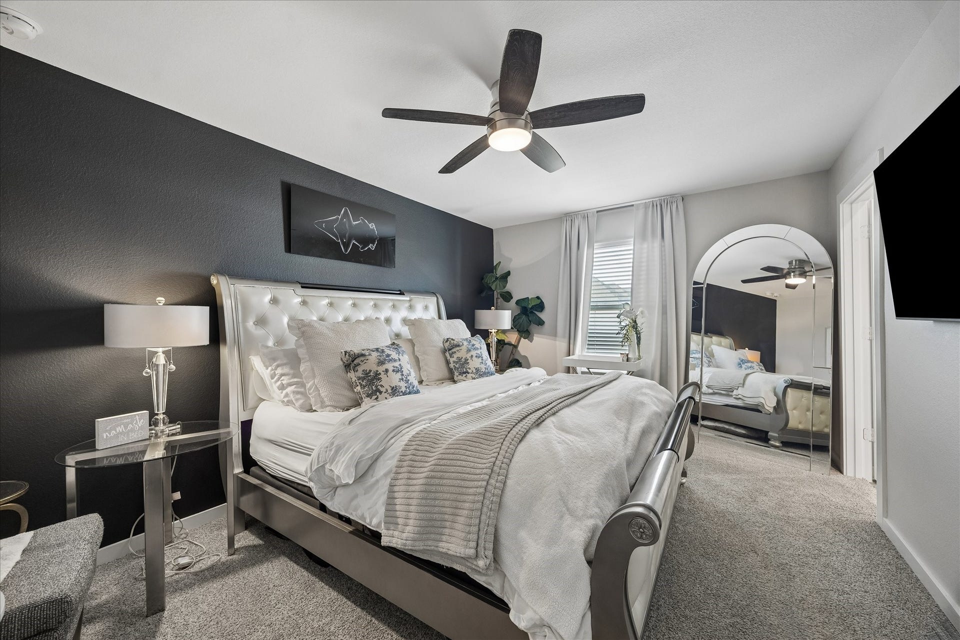 3034 Crown Gate Drive, Houston, TX 77047 Generously sized primary bedroom with plenty of space for a full bedroom suite and a relaxing retreat.