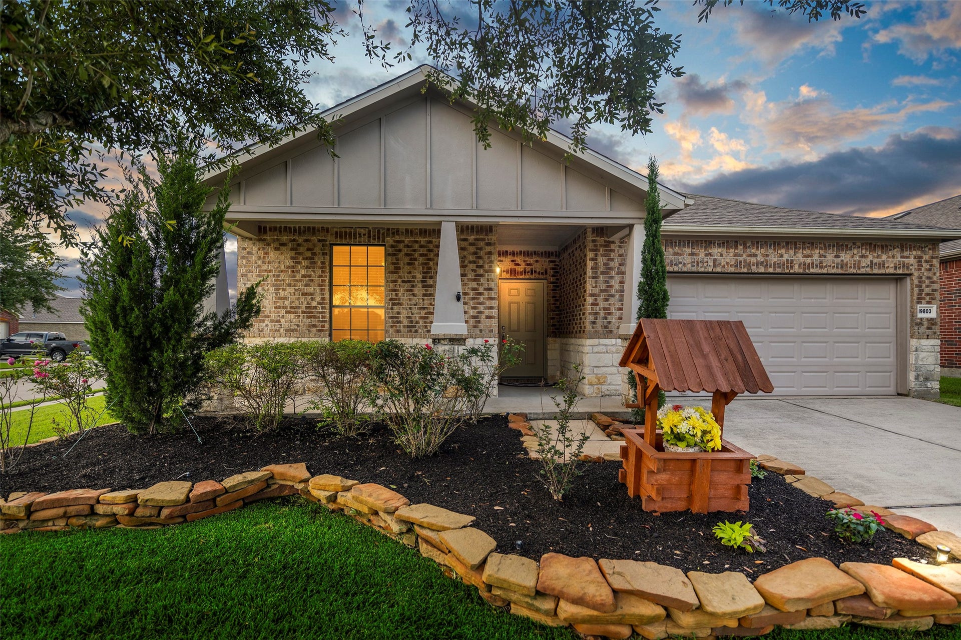 19803 Auburn Tree Drive, Cypress, TX 77429 Stunning 3-4 bedroom/2 bath 1-story on a water lot in Cypress Landing.