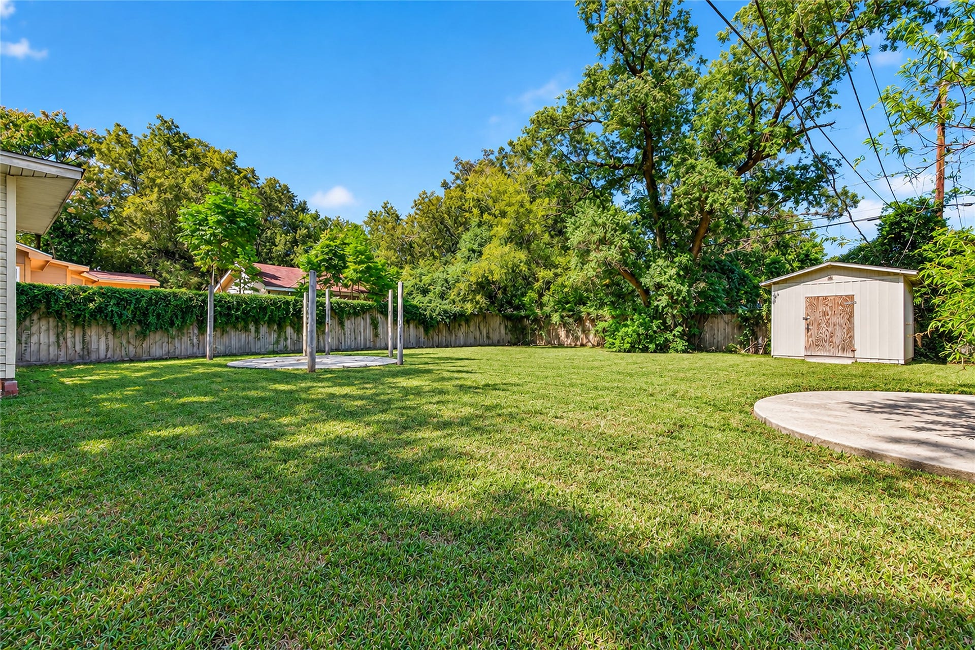8125 Barkley Street, Houston, TX 77017 8125 Barkley Street, Houston, TX 77017