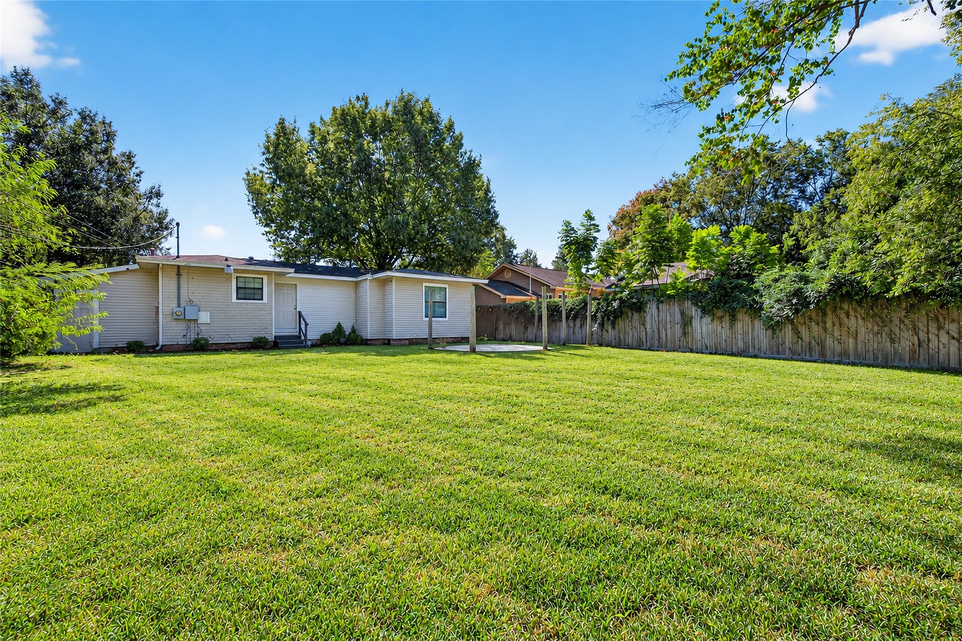8125 Barkley Street, Houston, TX 77017 8125 Barkley Street, Houston, TX 77017