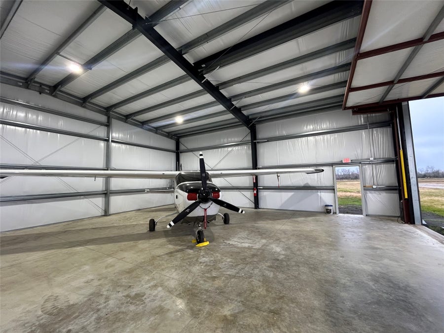 Property photo for 8814 Taxiway Three, Manvel, TX
