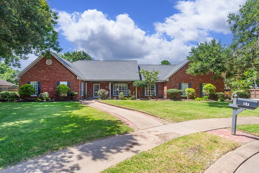 Property photo for 57 Silver Lace Court, Lake Jackson, TX