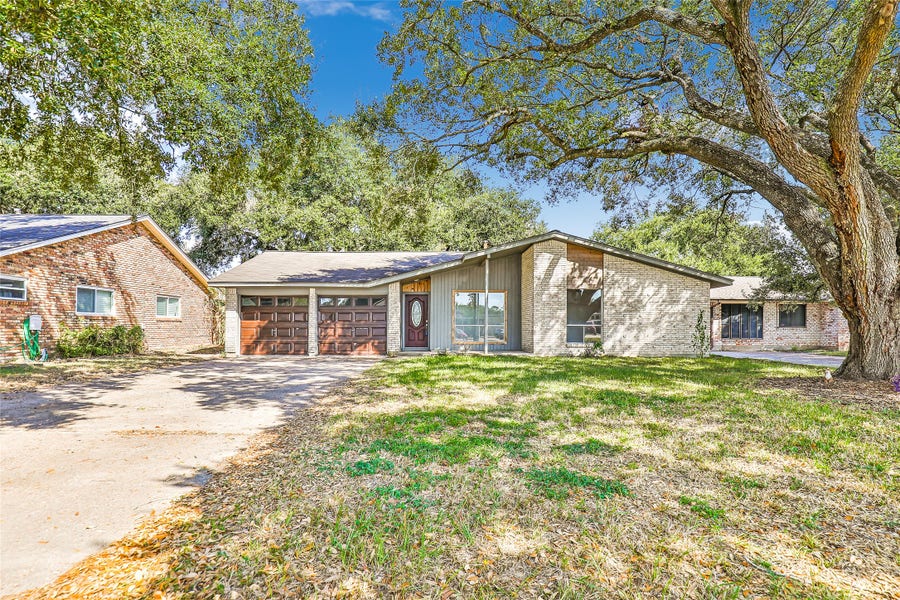 Property photo for 603 Sharon Drive, Humble, TX