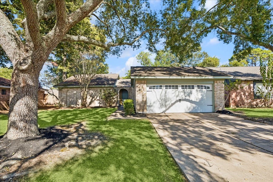 Property photo for 743 Voyager Drive, Houston, TX