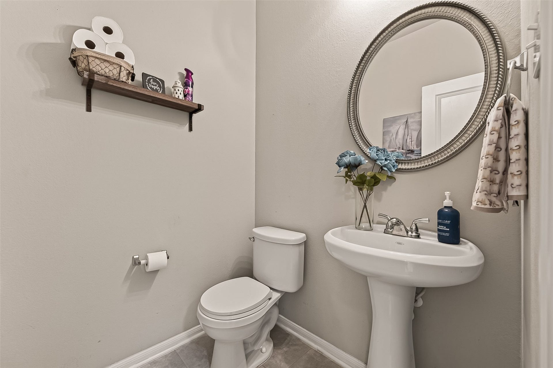 8 Desert Sun Court, Manvel, TX 77578 Main floor half bath.