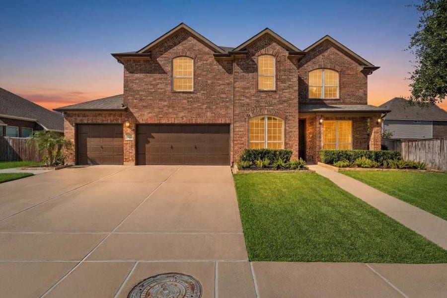 Property photo for 2025 Coventry Bay Drive, Pearland, TX