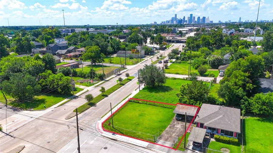 Property photo for 3227 Airline Drive, Houston, TX