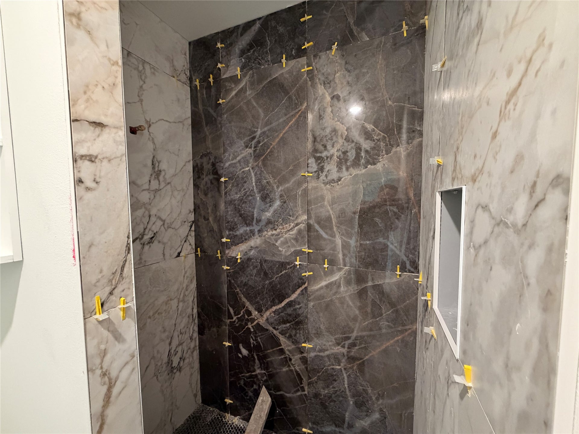 322 E 37th / 710 E 32nd 1/2 Street, Houston, TX 77018 Secondary bathroom