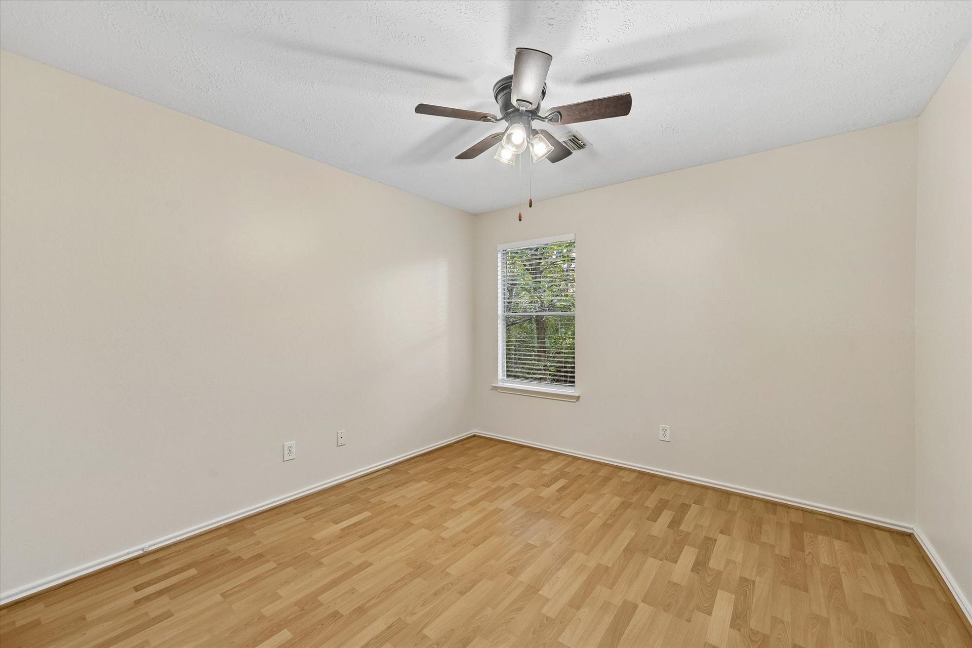 139 Anise Tree Place, Spring, TX 77382 The secondary bedrooms are similar in size with great closets and backyard views!