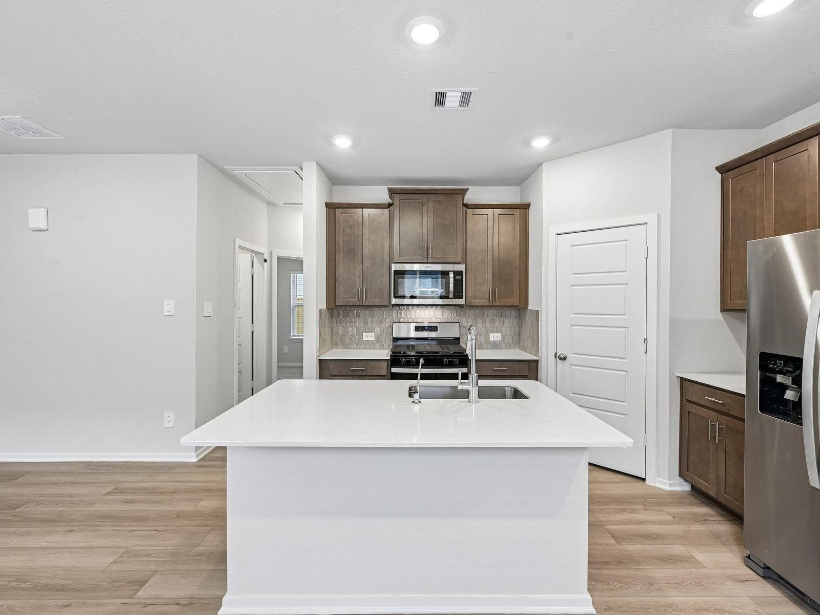 383 Sunrise Ranch Drive, Conroe, TX 77316 383 Sunrise Ranch Drive, Conroe, TX 77316