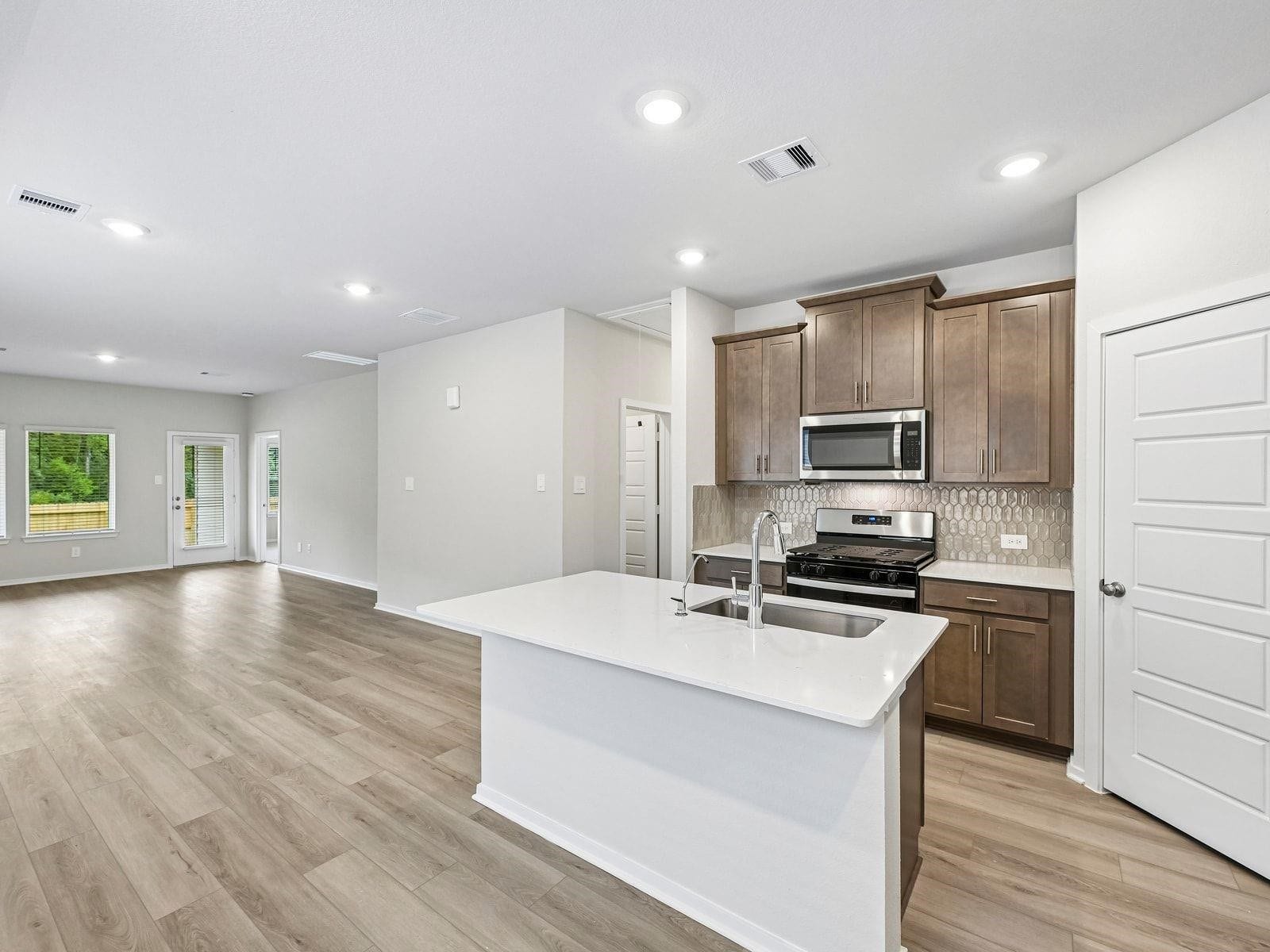 383 Sunrise Ranch Drive, Conroe, TX 77316 383 Sunrise Ranch Drive, Conroe, TX 77316