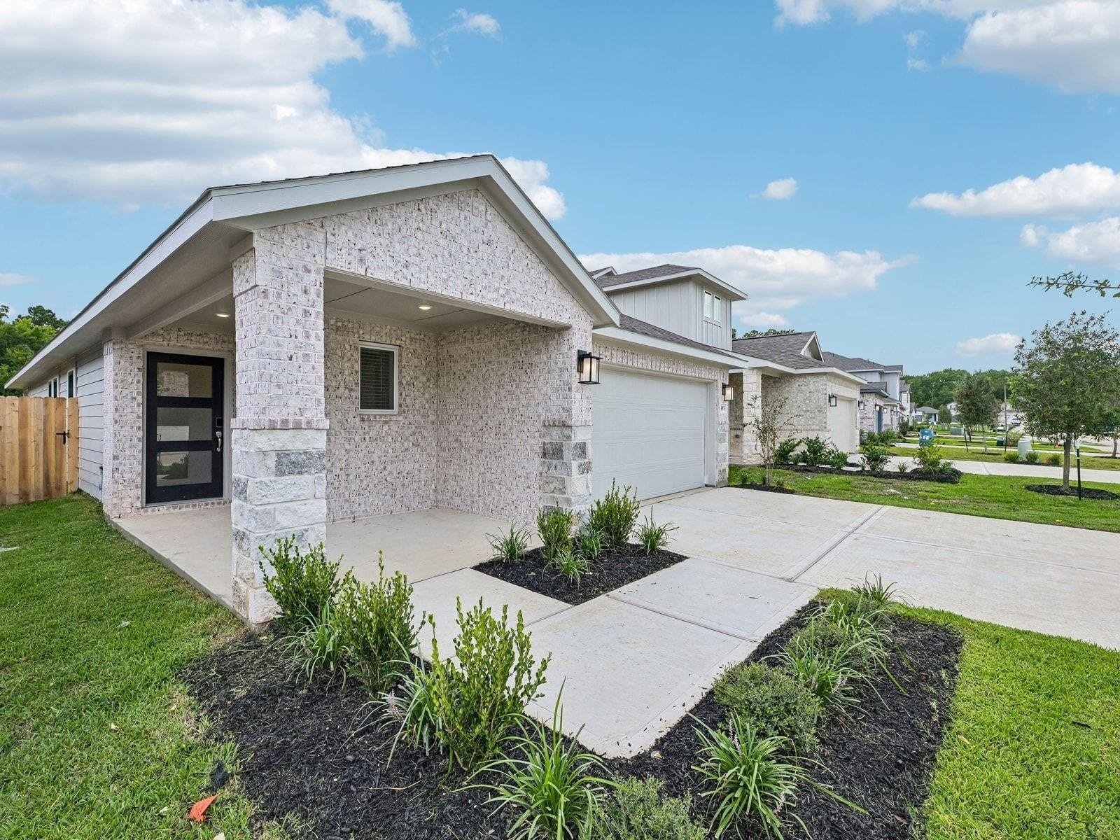 383 Sunrise Ranch Drive, Conroe, TX 77316 383 Sunrise Ranch Drive, Conroe, TX 77316