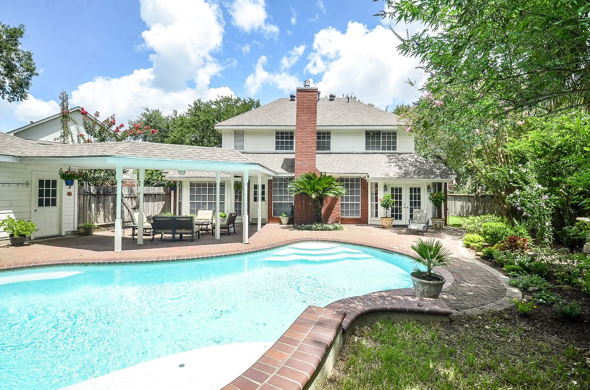 Gleaming Private Pool