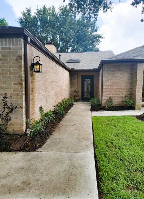 1375 Beaujolais Lane, Houston, TX 77077