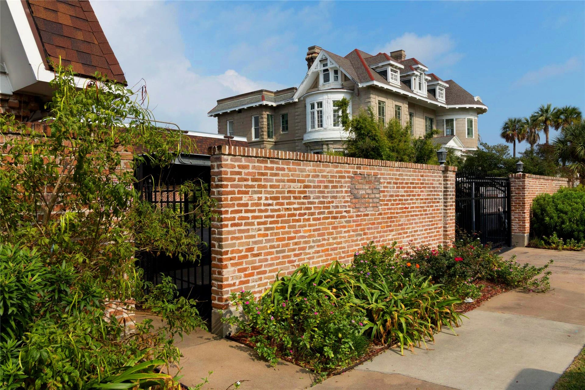 1726 Broadway, #B12, Galveston, TX 77550 1726 Broadway, #B12, Galveston, TX 77550