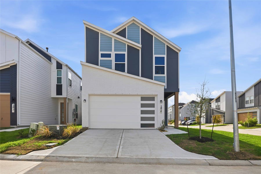Property photo for 13219 Retiro Drive, Houston, TX