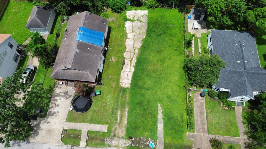 Property photo for 1501 Featherstone Street, Houston, TX