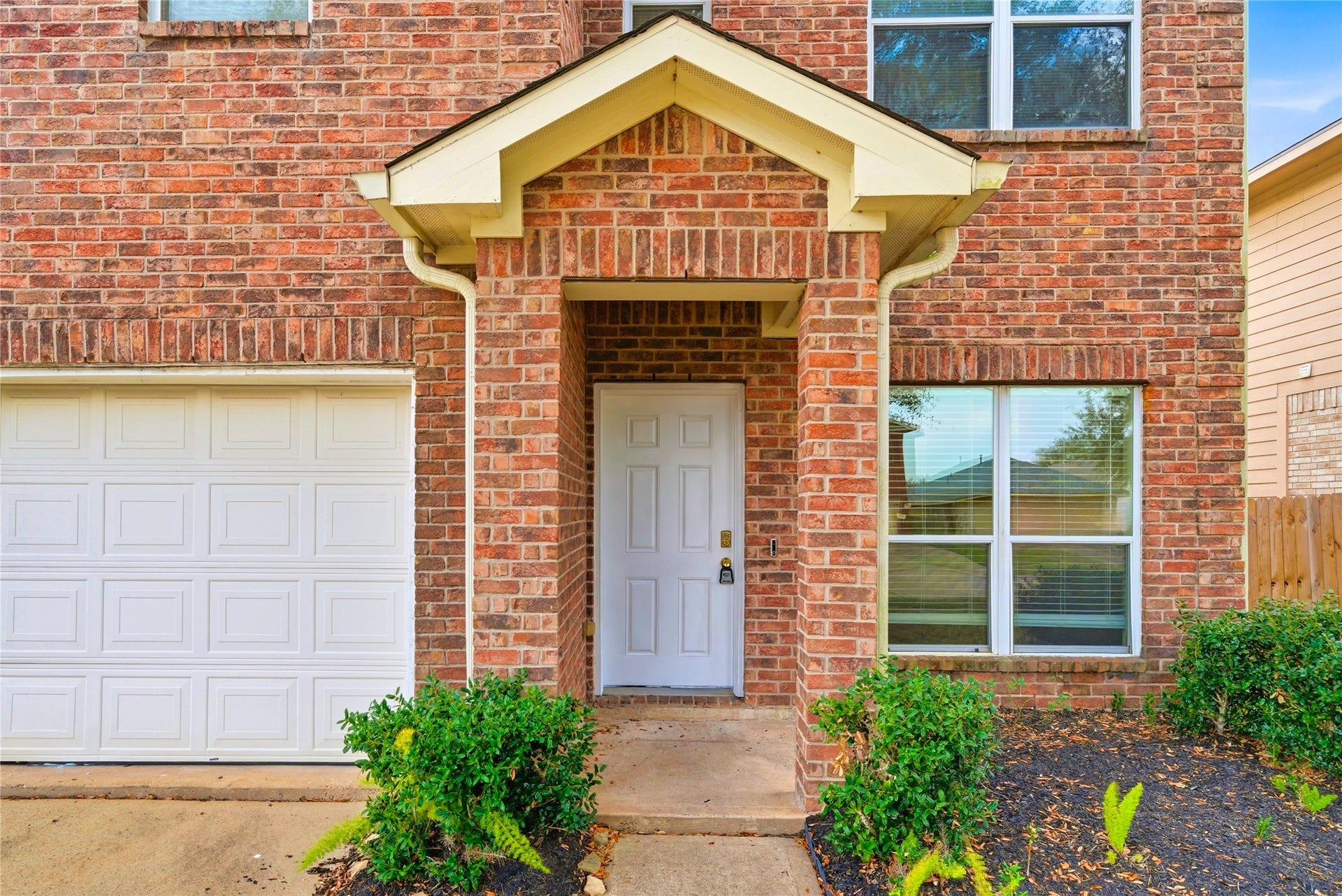 1111 Auburn View Lane, Fresno, TX 77545 Entrance