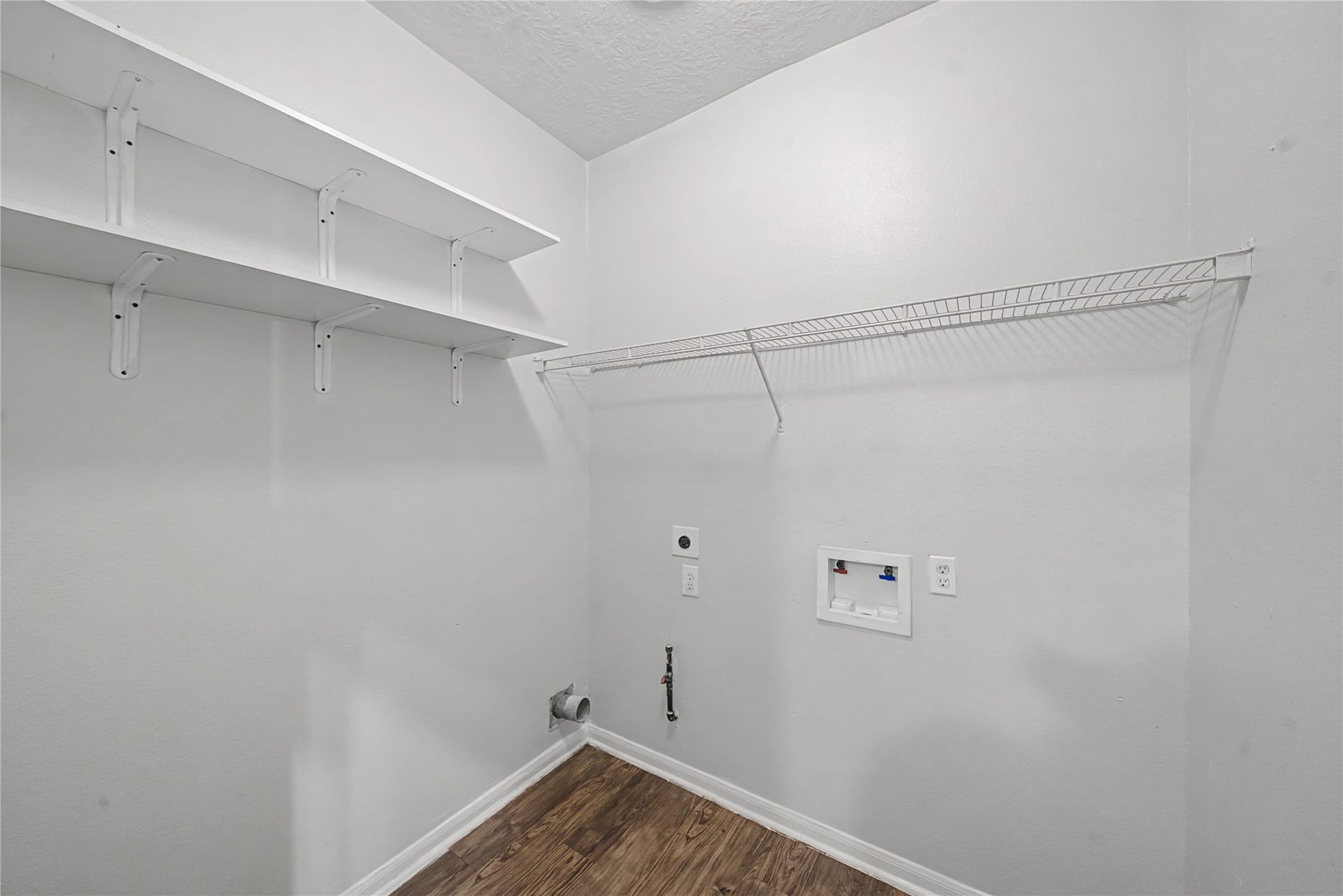 1111 Auburn View Lane, Fresno, TX 77545 Utility Room