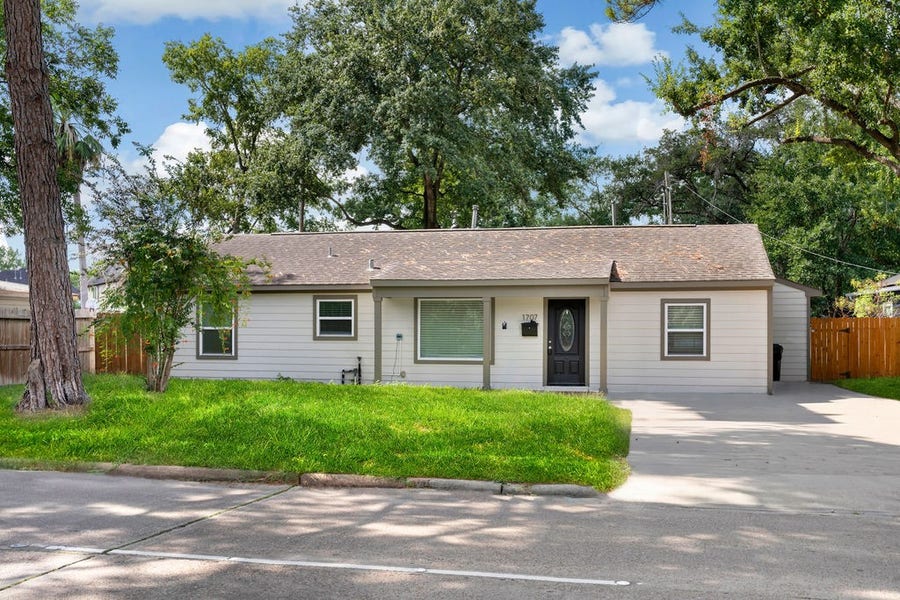 Property photo for 1707 W 43rd Street, Houston, TX