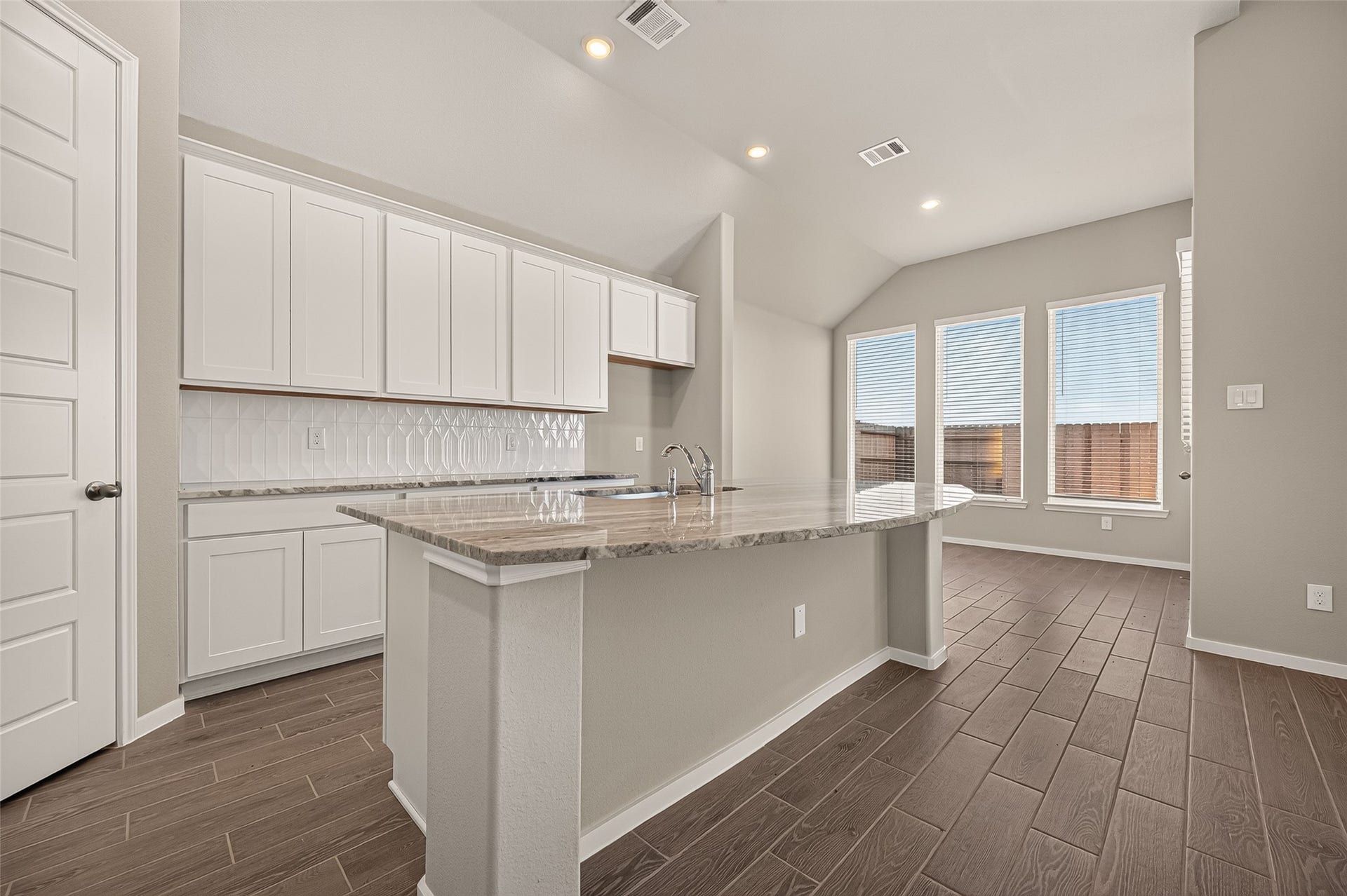 1048 Apple Ridge Road, Magnolia, TX 77355