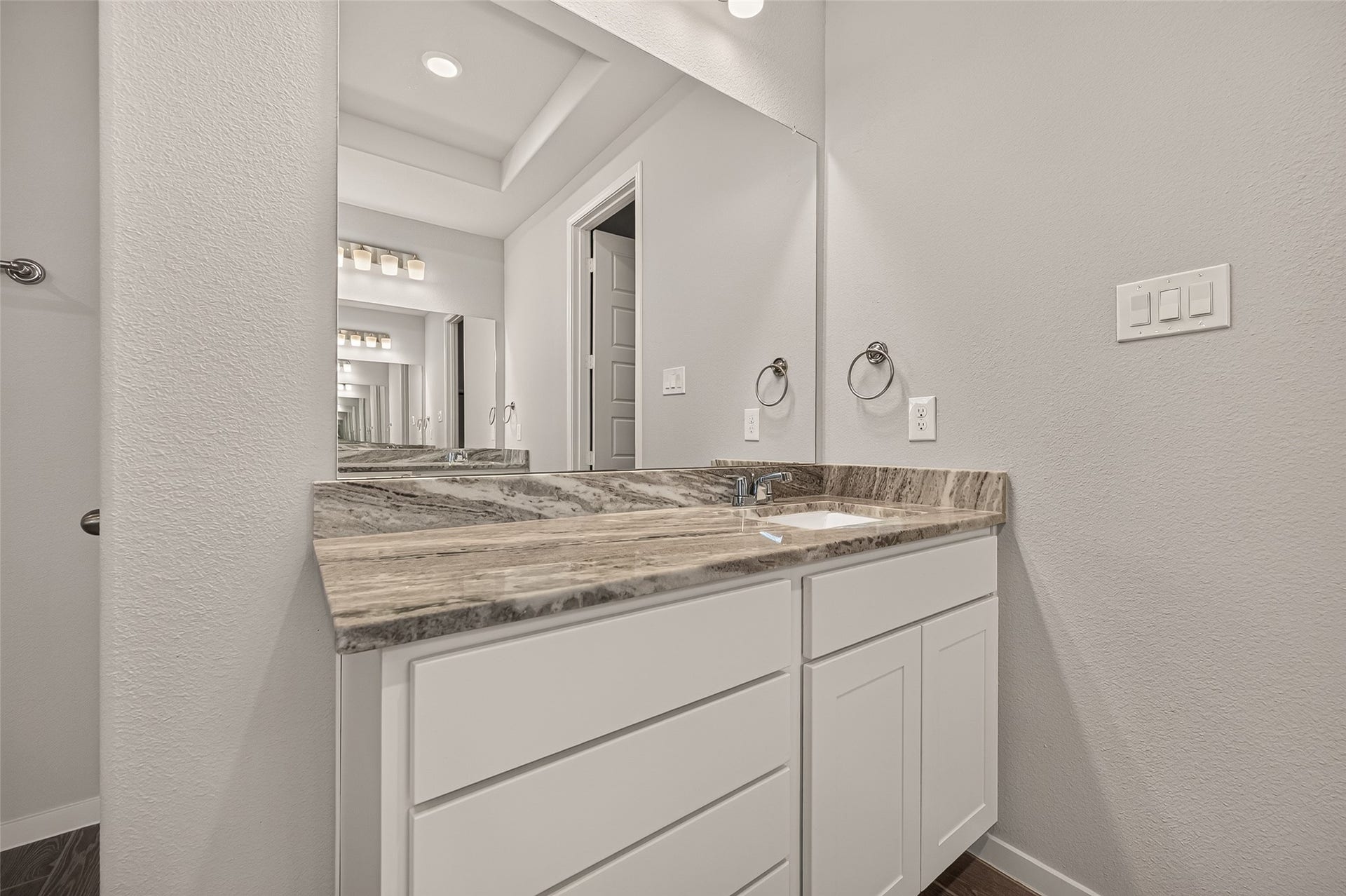 1048 Apple Ridge Road, Magnolia, TX 77355