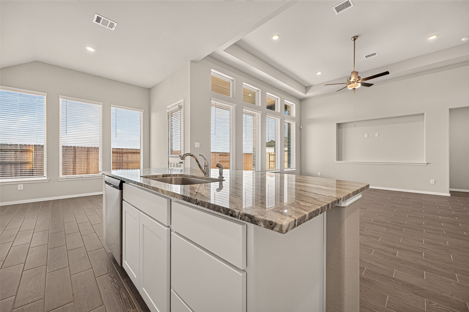 1048 Apple Ridge Road, Magnolia, TX 77355