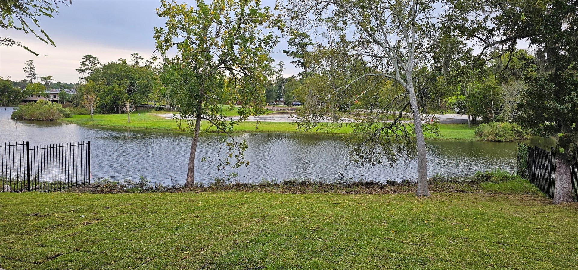 3905 Peacock Isle Drive, Dickinson, TX 77539 3905 Peacock Isle Drive, Dickinson, TX 77539