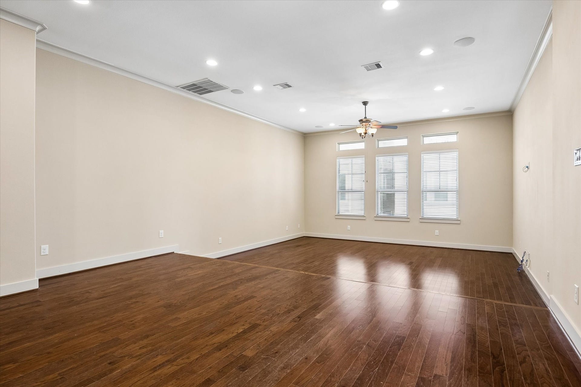 1209 Nelson Falls Lane, Houston, TX 77008 Common Area