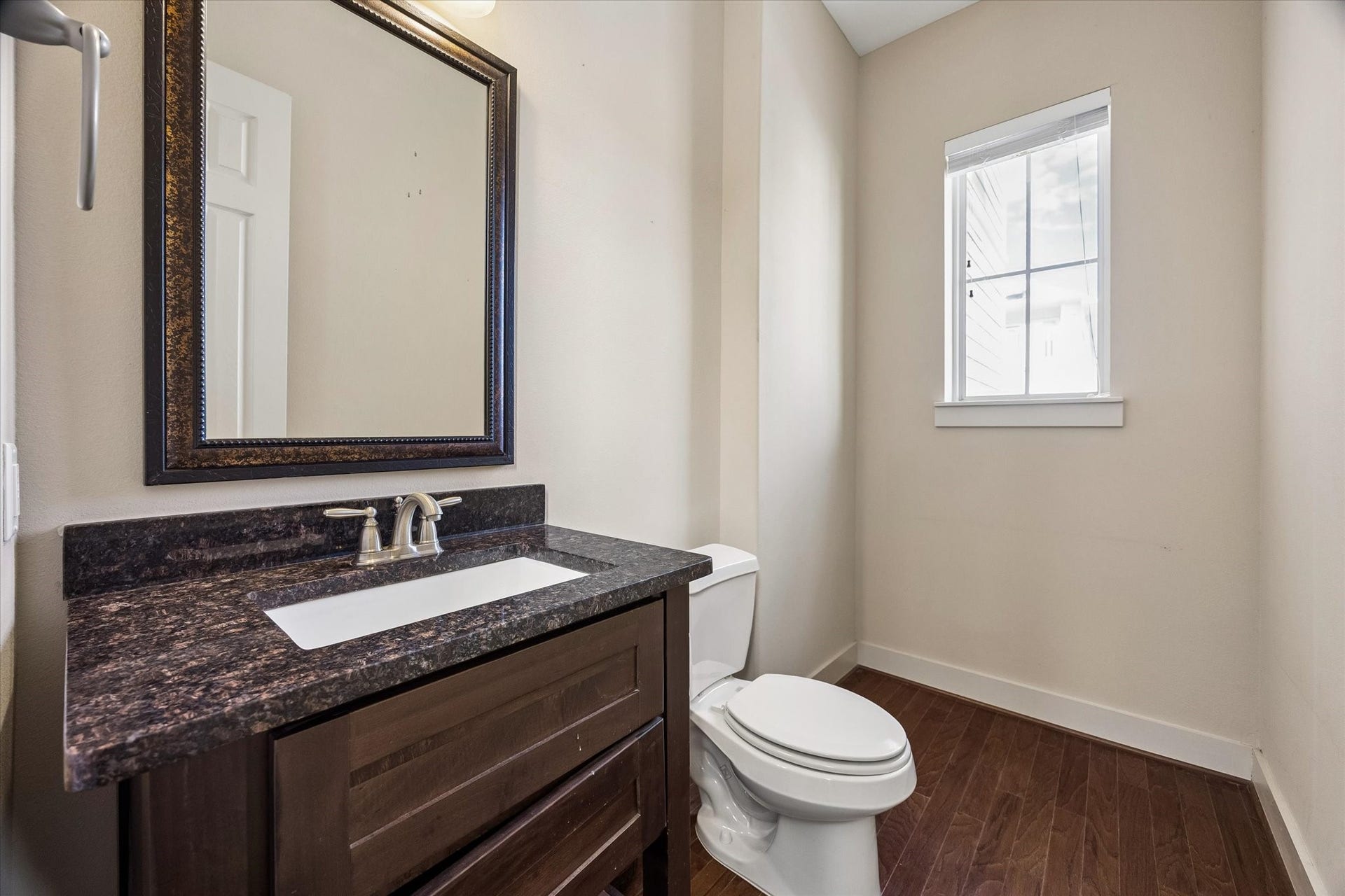 1209 Nelson Falls Lane, Houston, TX 77008 Half Bath (2nd Floor)