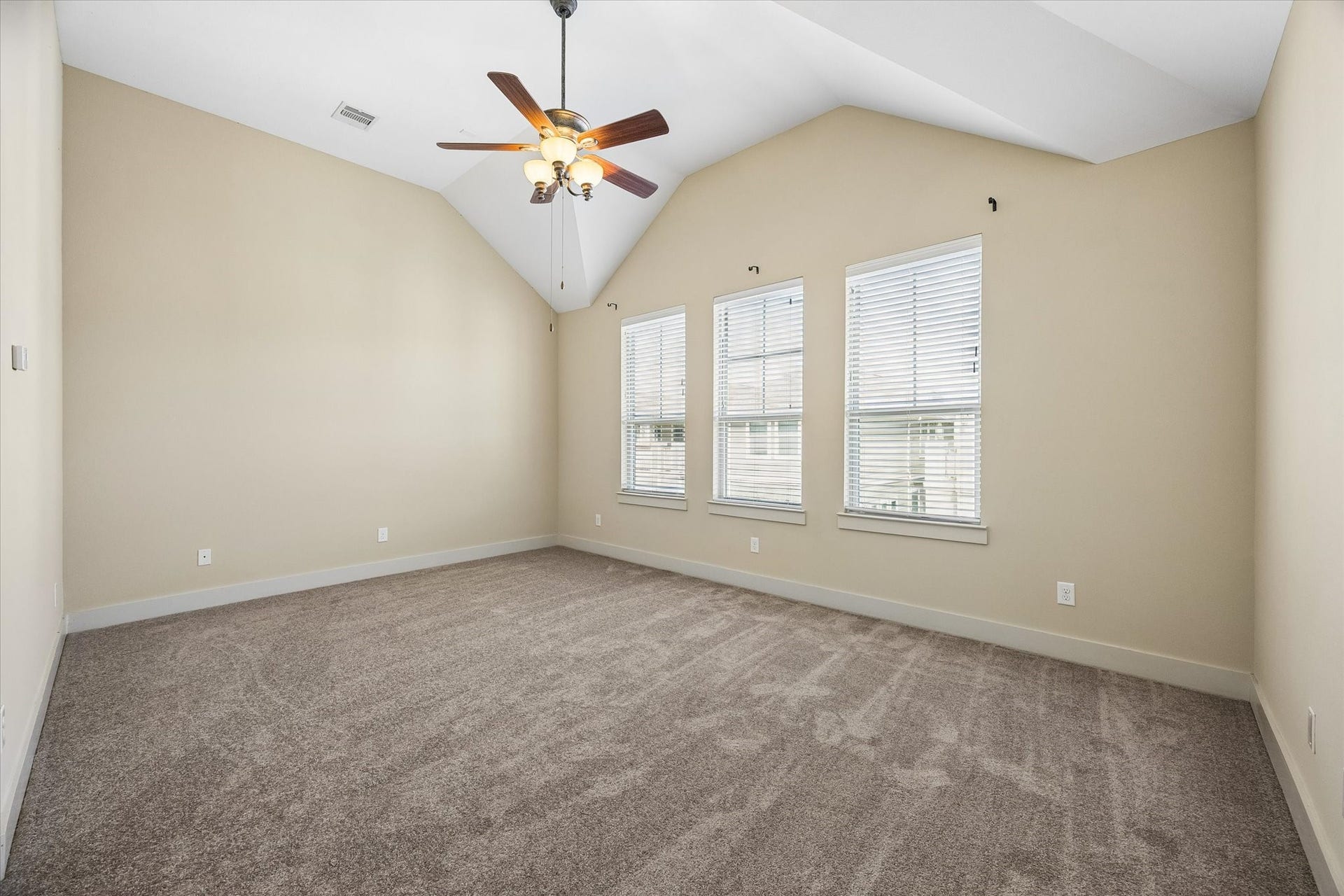 1209 Nelson Falls Lane, Houston, TX 77008 Primary Bedroom