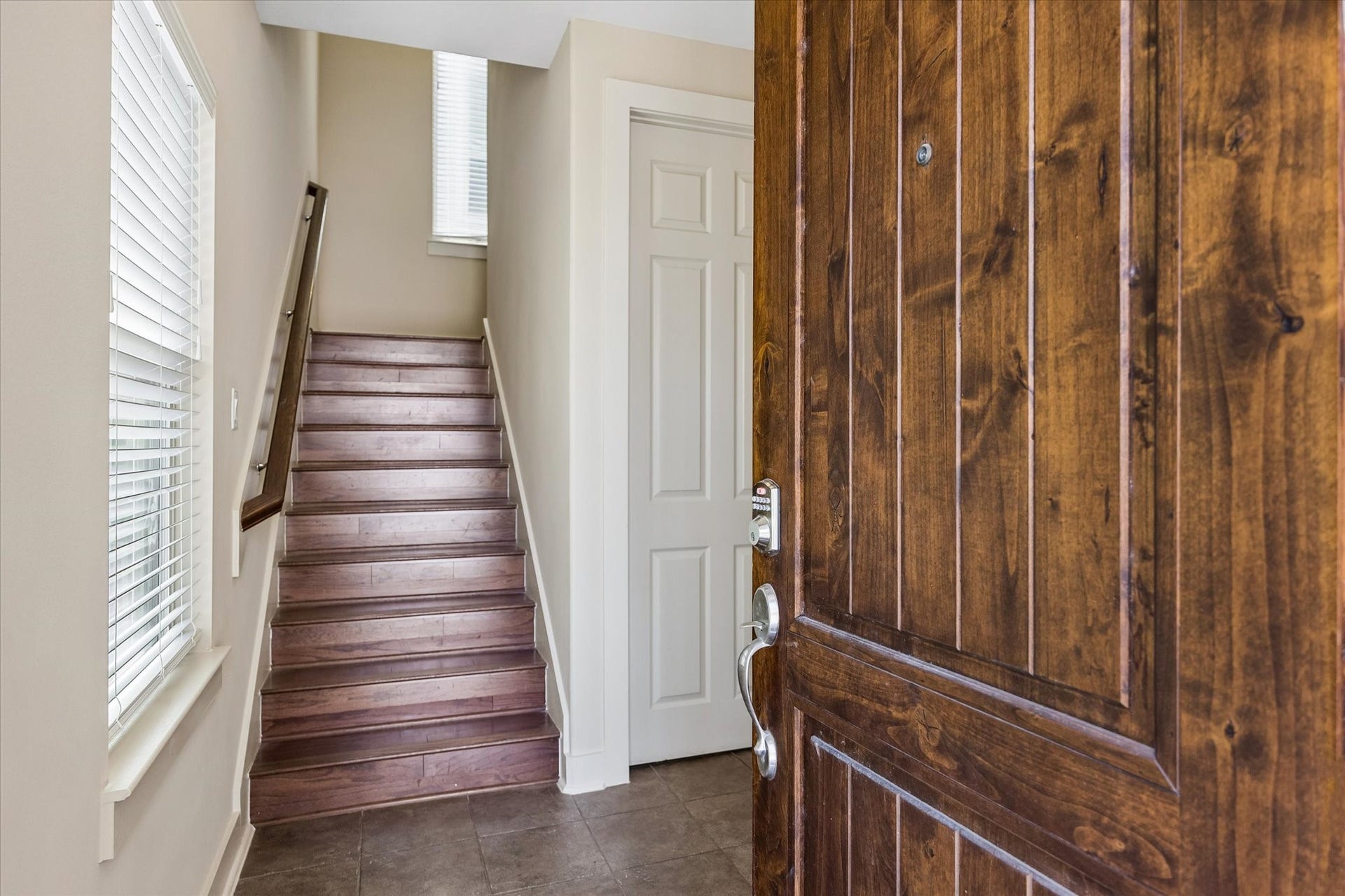 1209 Nelson Falls Lane, Houston, TX 77008 Entrance