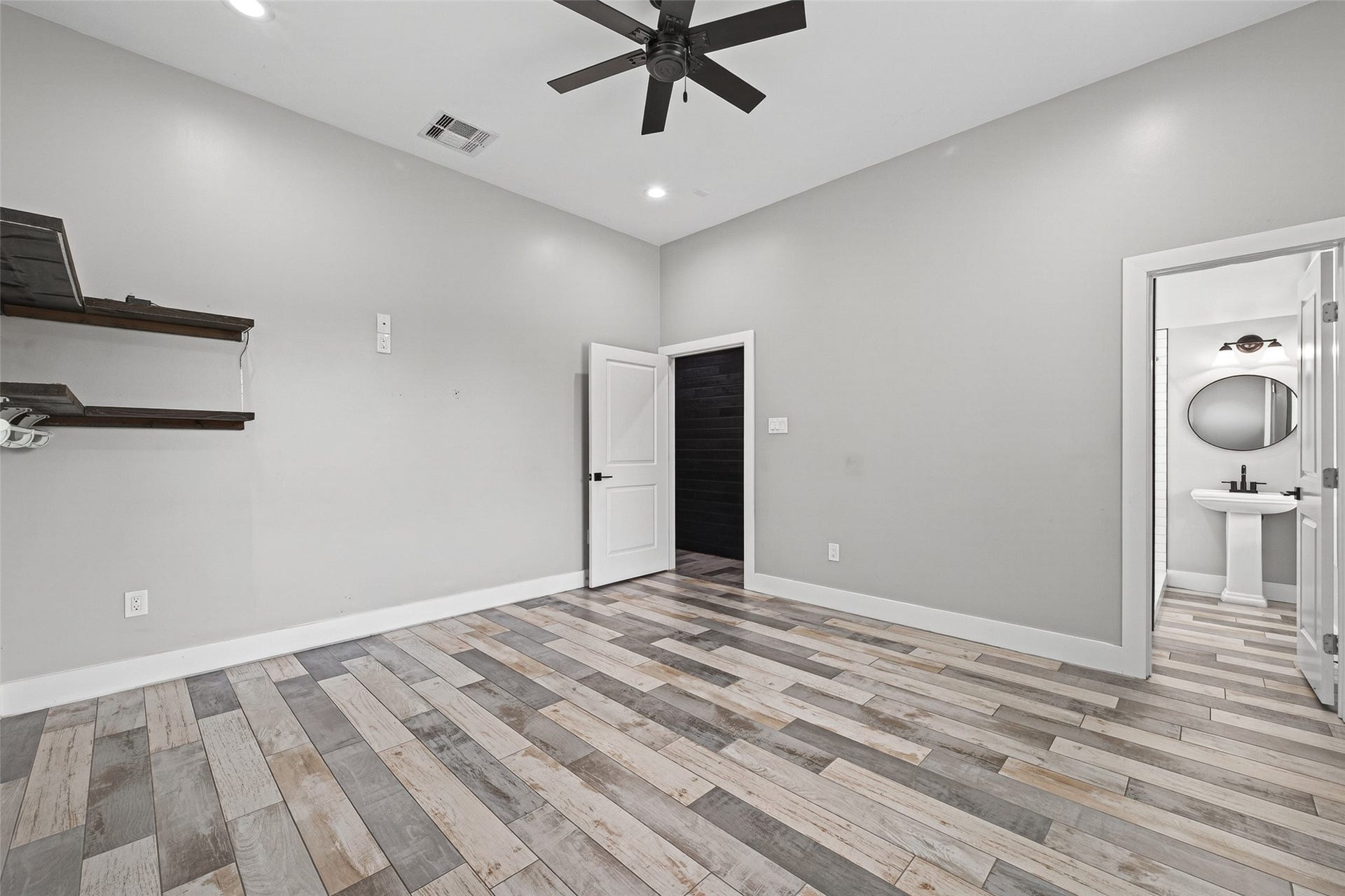 323 E Palm Street, Fresno, TX 77545 323 E Palm Street, Fresno, TX 77545