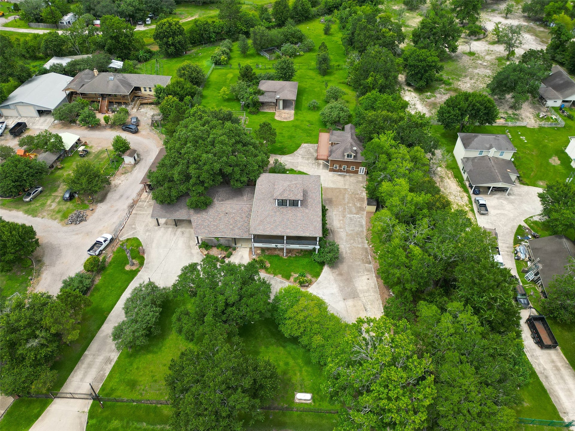 323 E Palm Street, Fresno, TX 77545 323 E Palm Street, Fresno, TX 77545