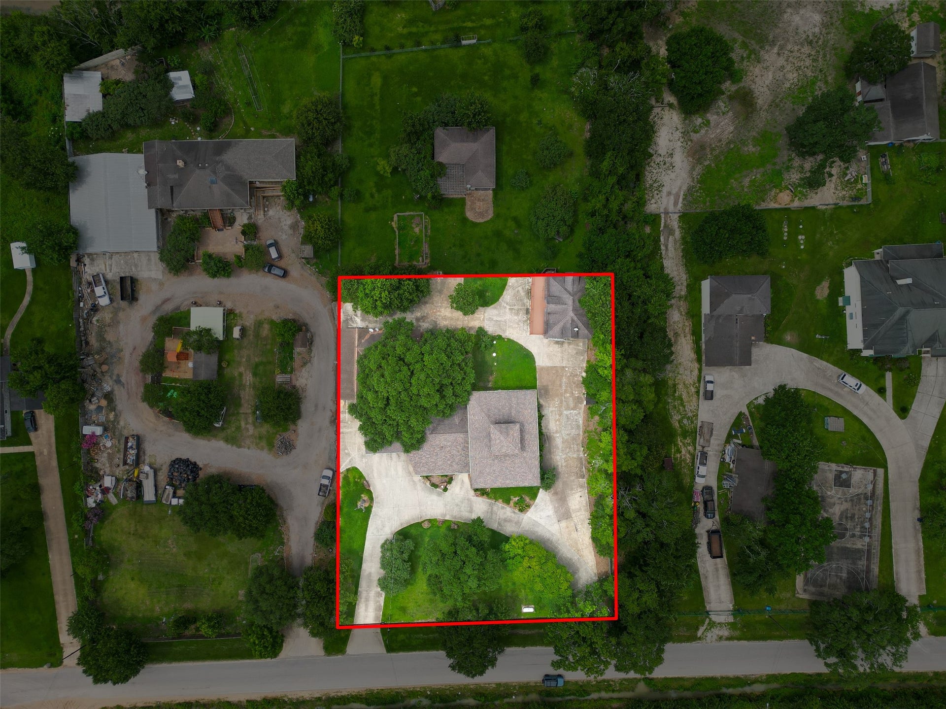 323 E Palm Street, Fresno, TX 77545 323 E Palm Street, Fresno, TX 77545