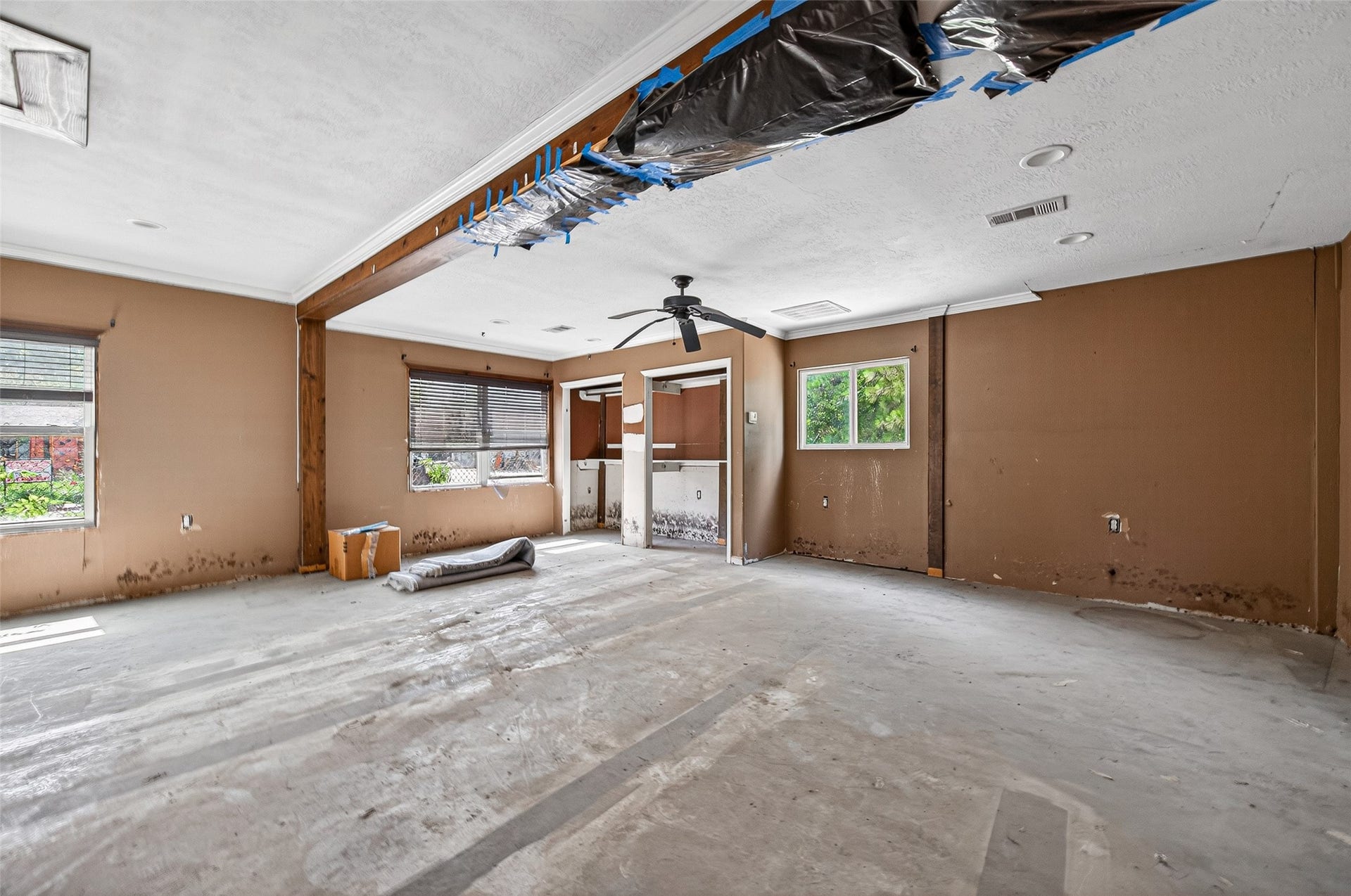 323 E Palm Street, Fresno, TX 77545 323 E Palm Street, Fresno, TX 77545